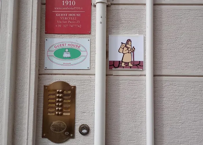 Konukevi Casabona1910 Vercelli